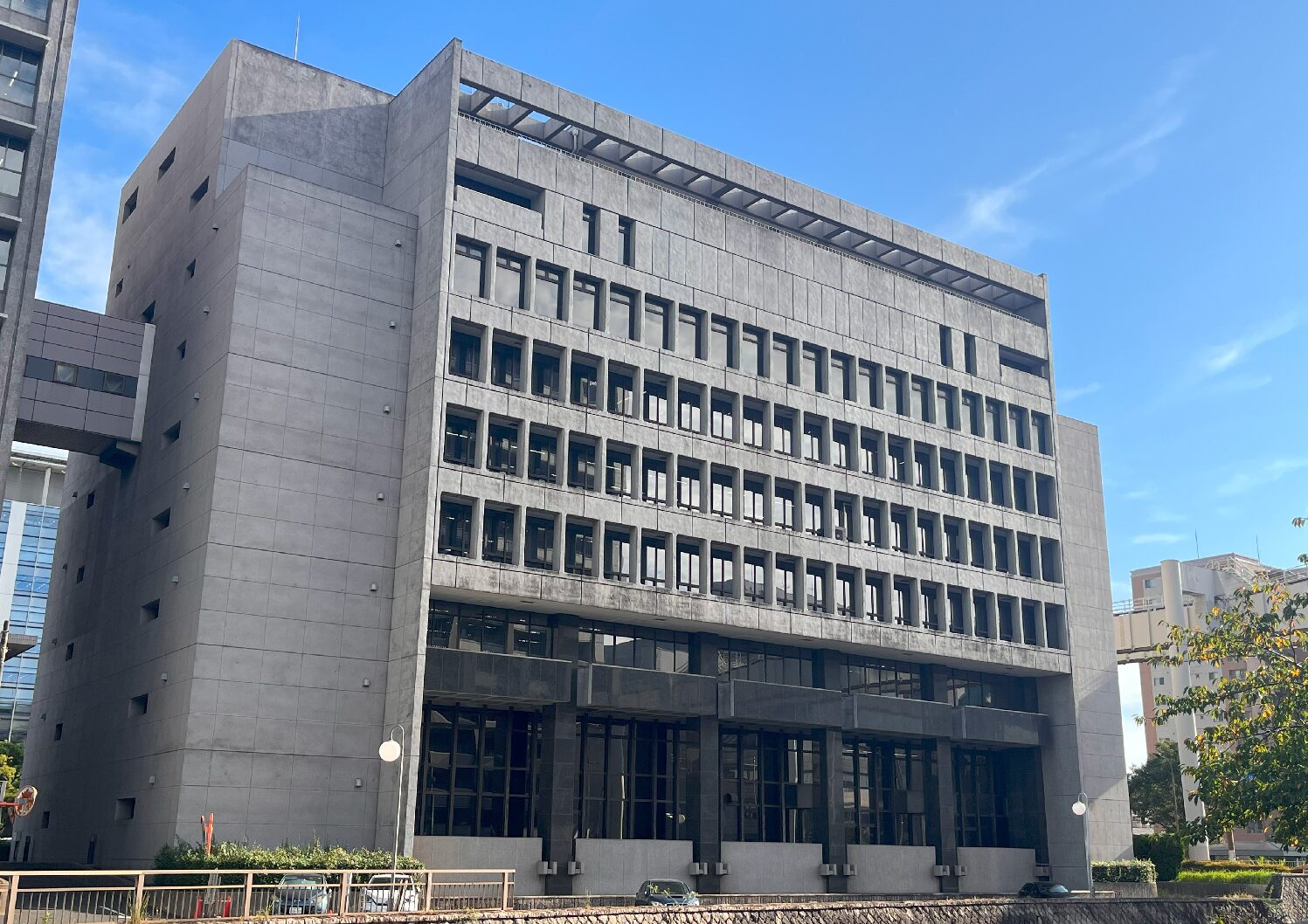 ■千葉県議会棟